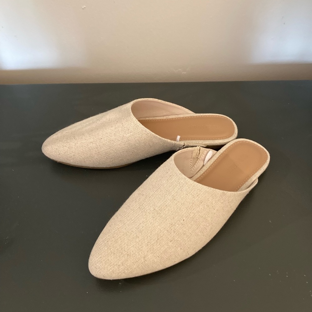 Neutral flats